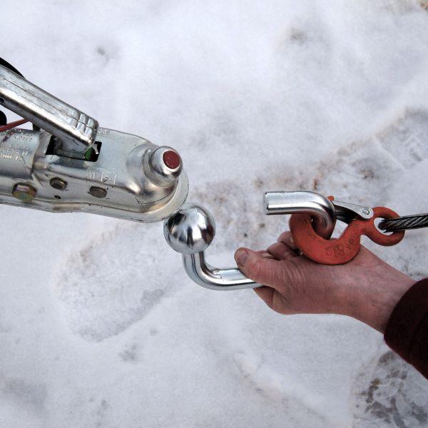 POMOĆ PRI MANEVRIRANJU I SPAŠAVANJU